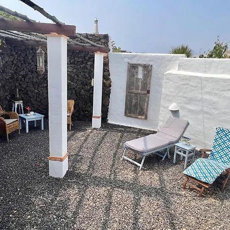 Holiday home Schoen Eingerichtetes La Yazmina Uga