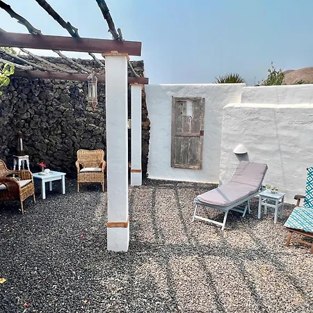 Holiday home Schoen Eingerichtetes La Yazmina Uga