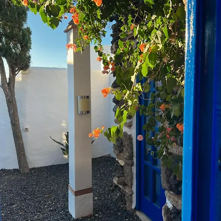 Holiday home Schoen Eingerichtetes La Yazmina Uga
